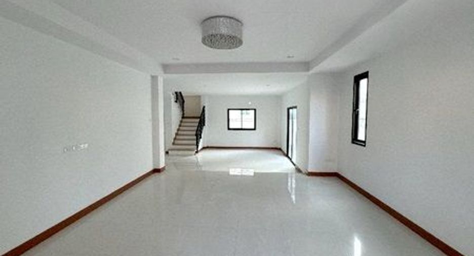For sale 3 bedrooms house in Mueang Chon Buri, Chonburi