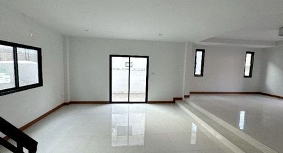 For sale 3 bedrooms house in Mueang Chon Buri, Chonburi