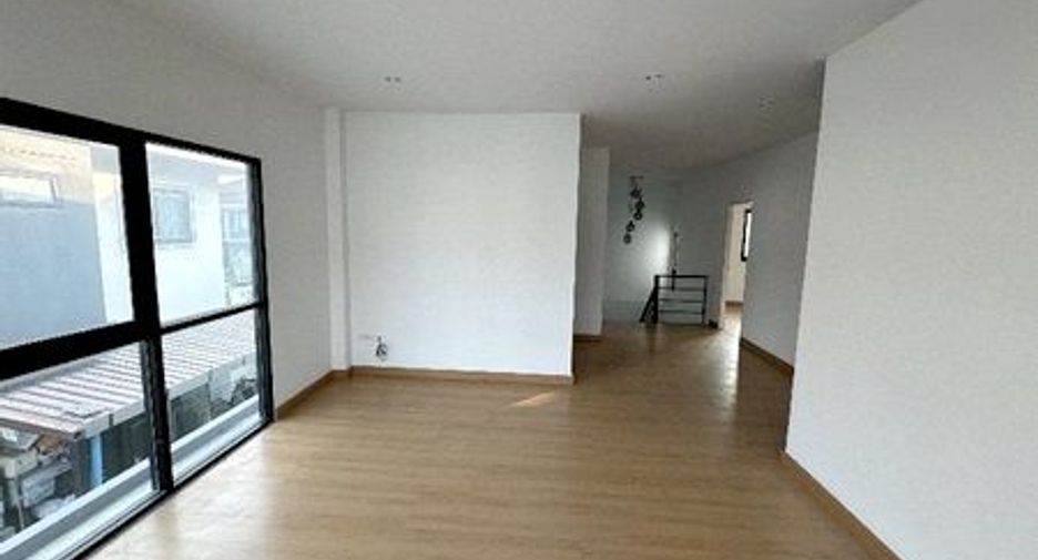 For sale 3 bedrooms house in Mueang Chon Buri, Chonburi