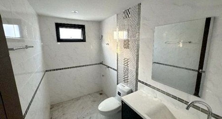 For sale 3 bedrooms house in Mueang Chon Buri, Chonburi