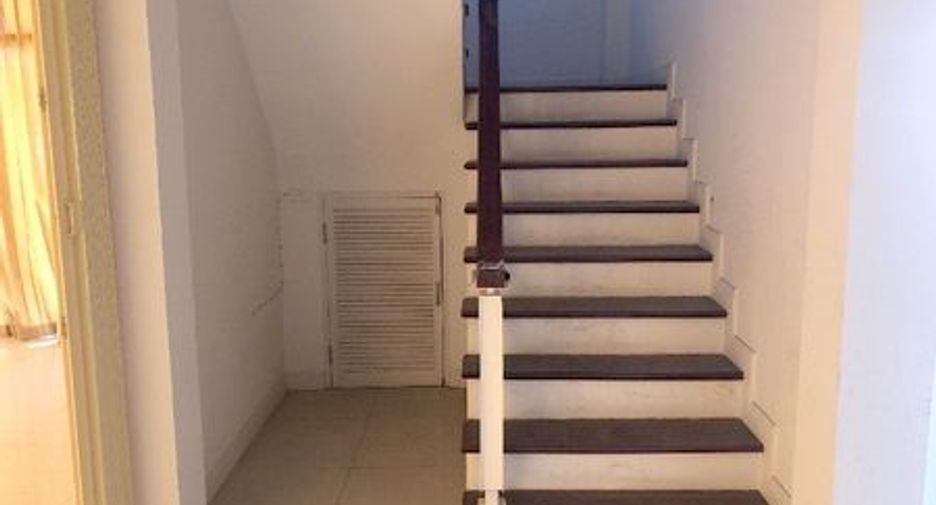 Haus zum Kauf mit Studio in Mueang Ubon Ratchathani, Ubon Ratchathani
