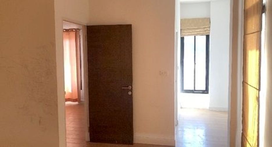 Haus zum Kauf mit Studio in Mueang Ubon Ratchathani, Ubon Ratchathani