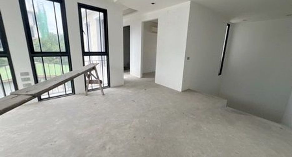 For sale 5 bedrooms house in Chatuchak, Bangkok