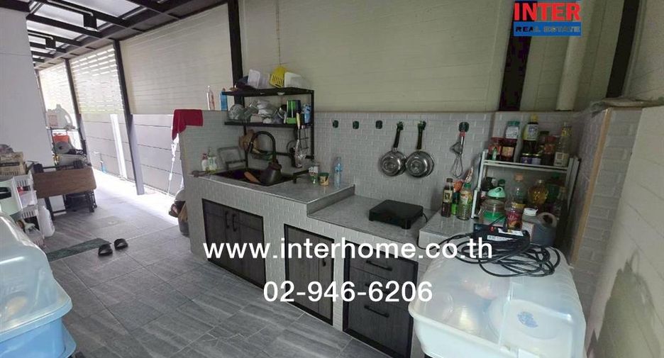 For sale 4 bedrooms house in Lam Luk Ka, Pathum Thani