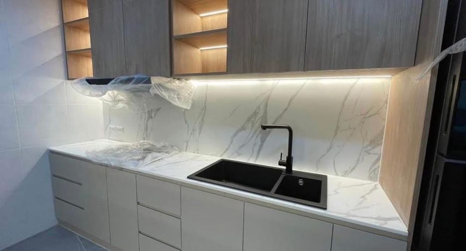 For rent 3 bedrooms condo in Sathon, Bangkok