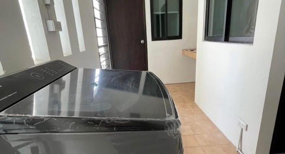 For rent 3 bedrooms condo in Sathon, Bangkok