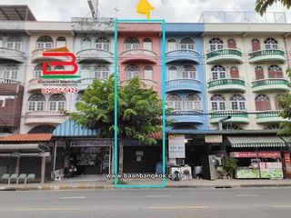 For sale 3 bedrooms retail Space in Sai Mai, Bangkok