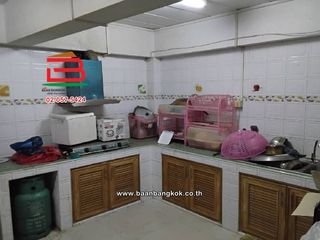 For sale 3 bedrooms retail Space in Sai Mai, Bangkok