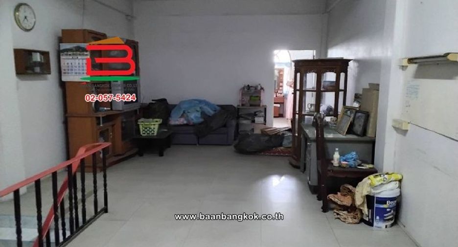 For sale 3 bedrooms retail Space in Sai Mai, Bangkok