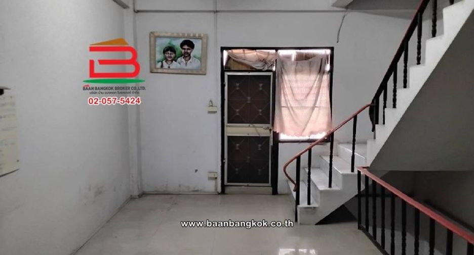 For sale 3 bedrooms retail Space in Sai Mai, Bangkok
