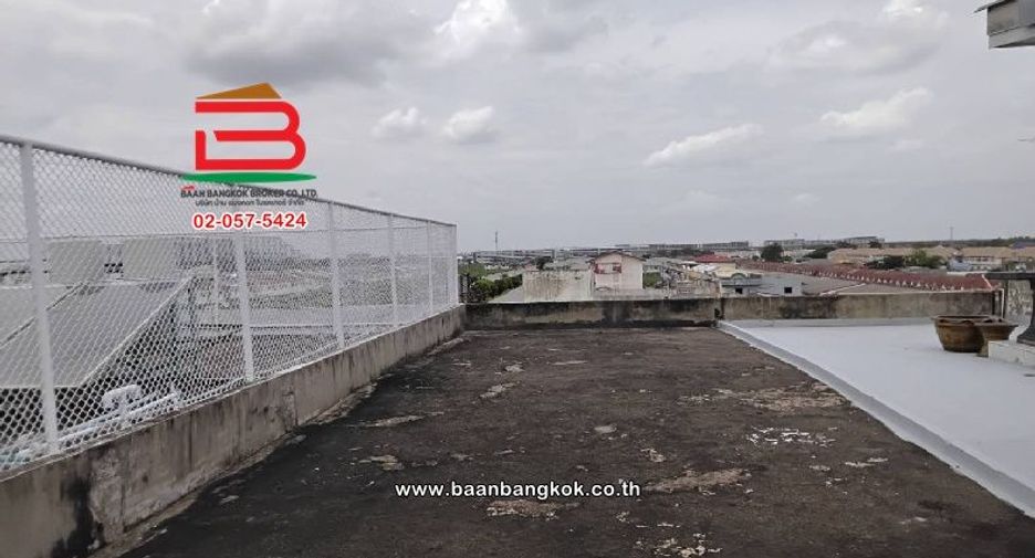 For sale 3 bedrooms retail Space in Sai Mai, Bangkok