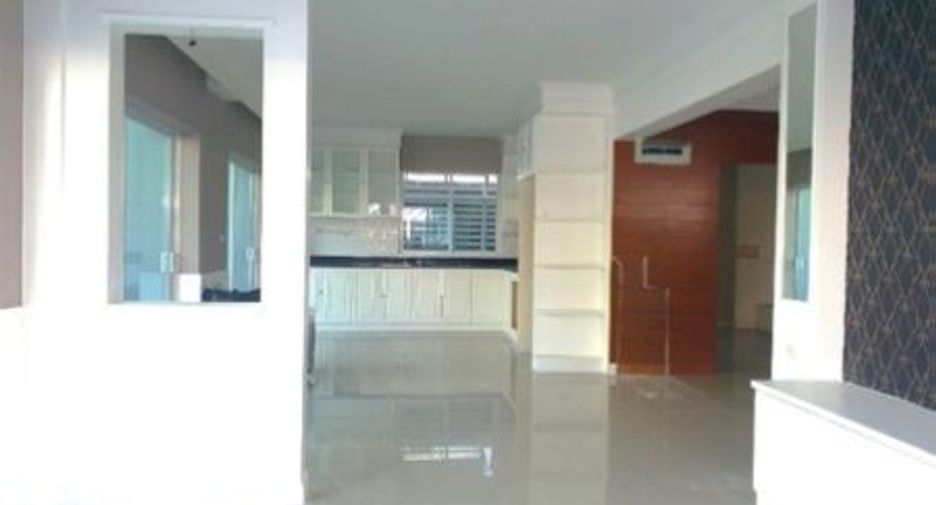 For sale 4 bedrooms house in Bang Lamung, Chonburi
