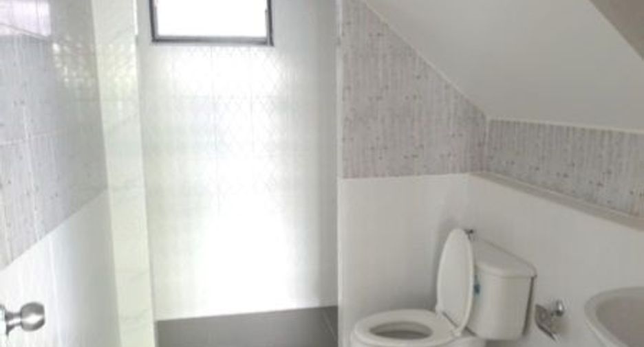 For sale 4 bedrooms house in Bang Lamung, Chonburi
