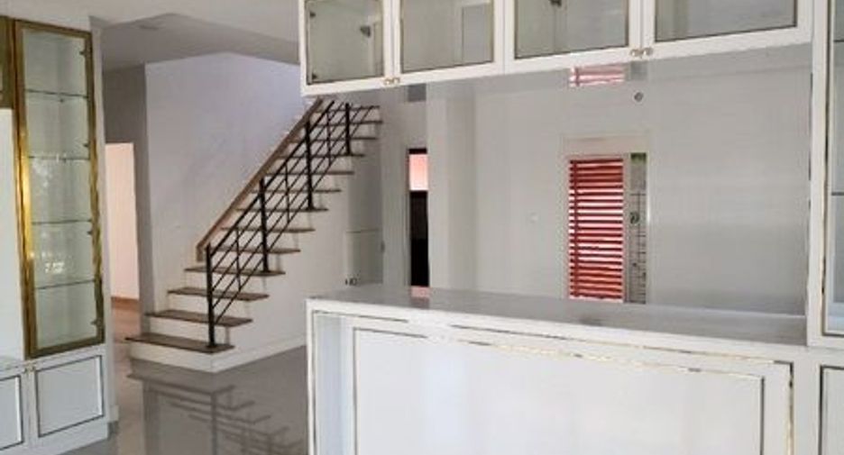 Haus zum Kauf mit 2 Zimmer in Khlong Sam Wa, Bangkok