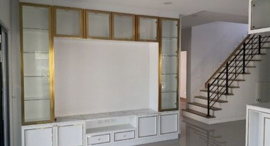 Haus zum Kauf mit 2 Zimmer in Khlong Sam Wa, Bangkok