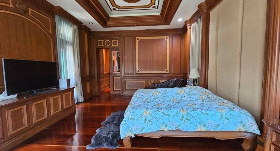 Casa en venta de 5 habitaciones en Si Racha, Chonburi