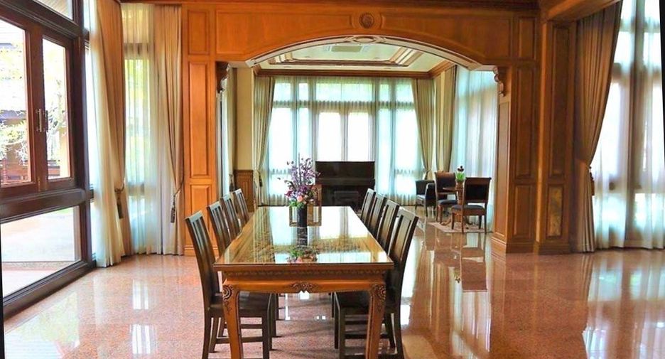 Casa en venta de 5 habitaciones en Si Racha, Chonburi