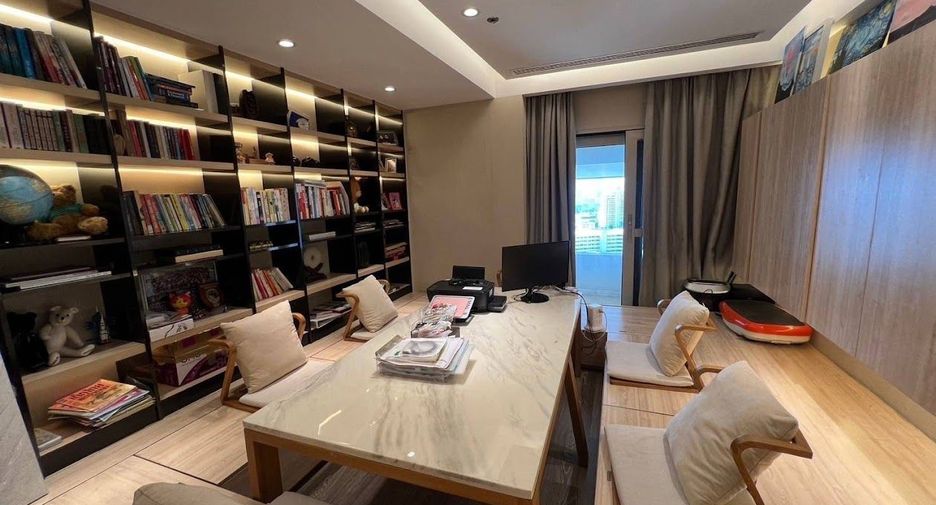 Condo en venta de 3 habitaciones en Khlong Toei, Bangkok
