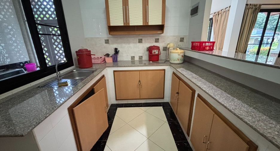 Casa en venta de 5 habitaciones en Klaeng, Rayong