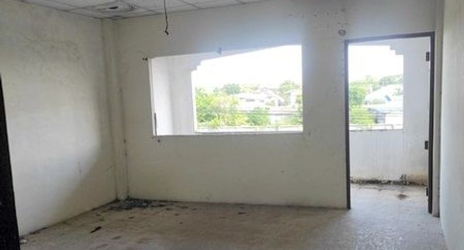 For sale 1 bed retail Space in Mueang Yasothon, Yasothon