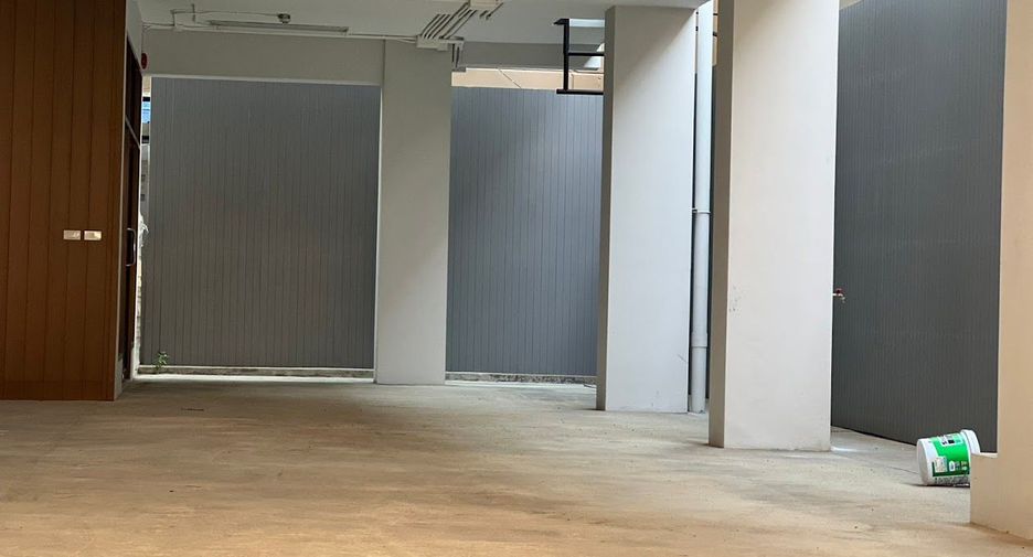 Local comercial en alquiler y en venta en Huai Khwang, Bangkok