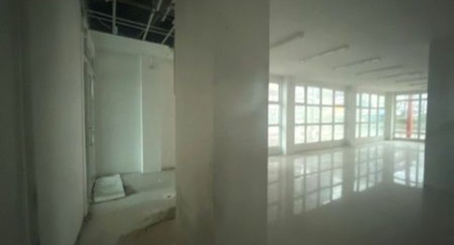 For sale 9 bedrooms retail Space in Mueang Surat Thani, Surat Thani