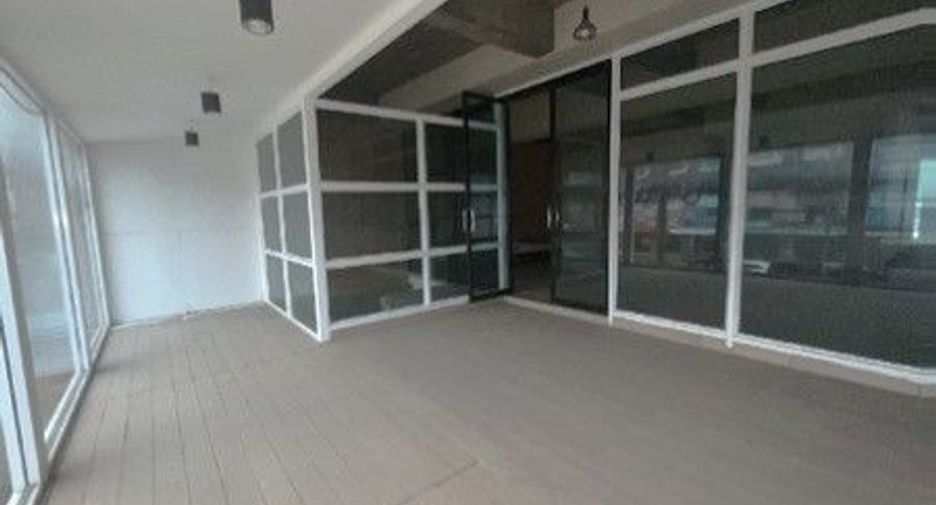 For sale 9 bedrooms retail Space in Mueang Surat Thani, Surat Thani