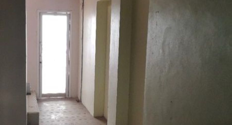 For sale 9 bedrooms retail Space in Mueang Surat Thani, Surat Thani