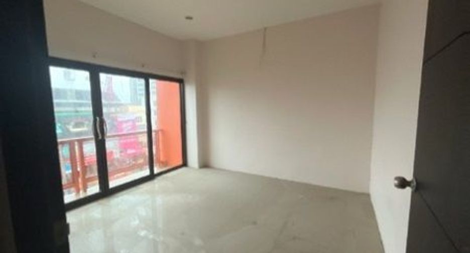 For sale 9 bedrooms retail Space in Mueang Surat Thani, Surat Thani