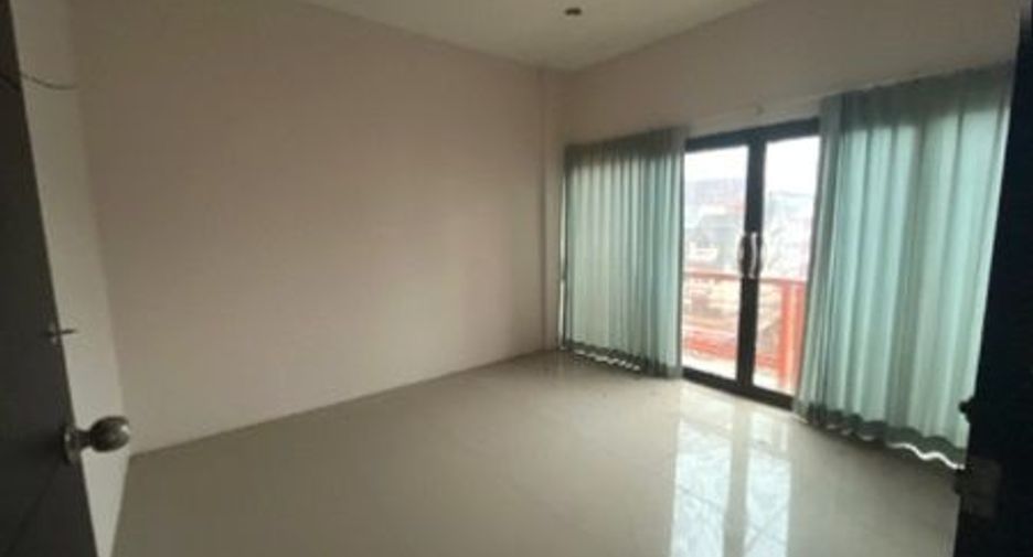 For sale 9 bedrooms retail Space in Mueang Surat Thani, Surat Thani