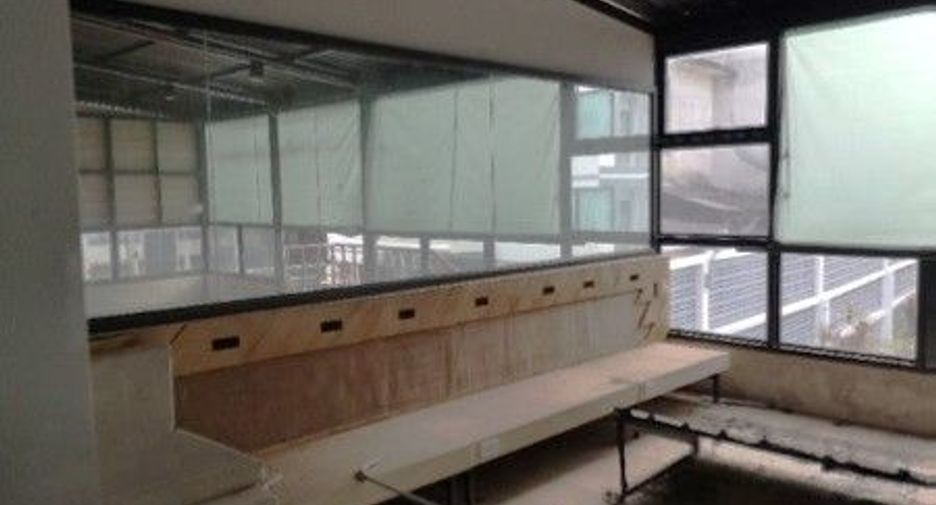 For sale 9 bedrooms retail Space in Mueang Surat Thani, Surat Thani