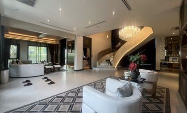 For sale 5 bedrooms house in Saphan Sung, Bangkok