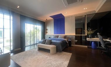 For sale 5 bedrooms house in Saphan Sung, Bangkok