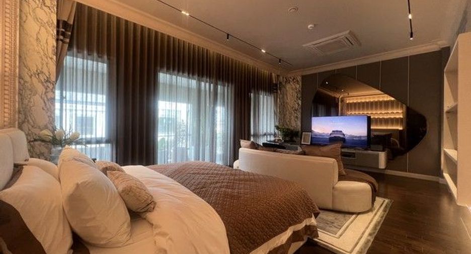 For sale 5 bedrooms house in Saphan Sung, Bangkok