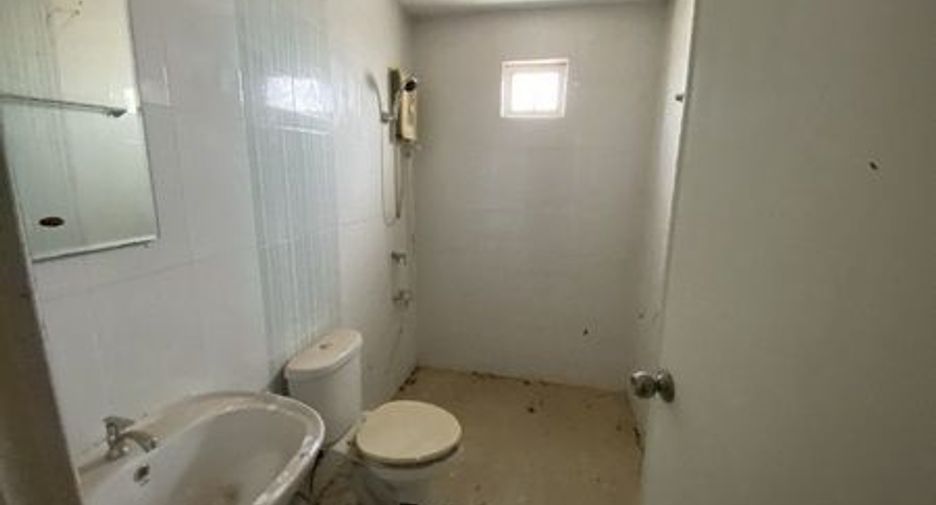 For sale studio townhouse in Kantharawichai, Maha Sarakham