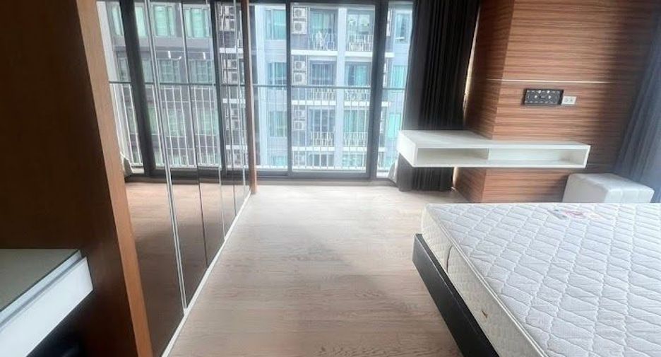For rent そして for sale 2 ベッドルーム condo in Khlong Toei, Bangkok