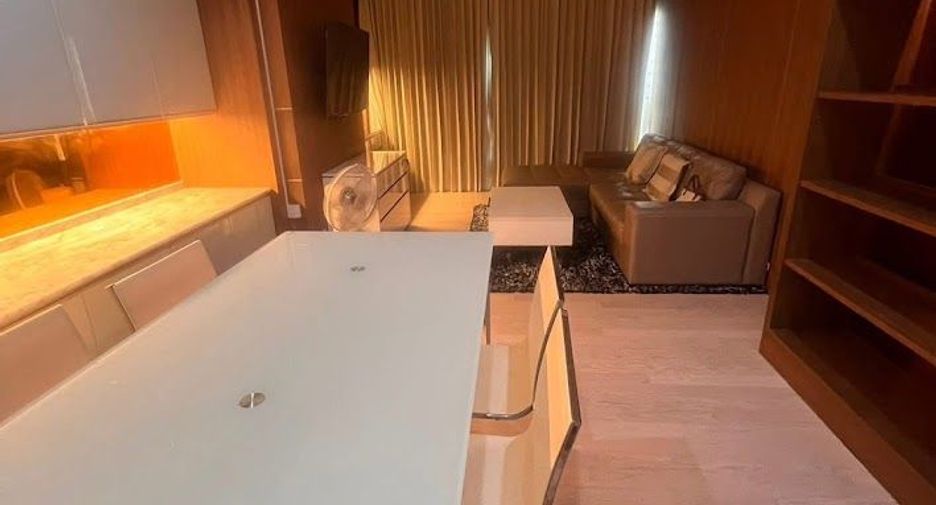 For rent そして for sale 2 ベッドルーム condo in Khlong Toei, Bangkok