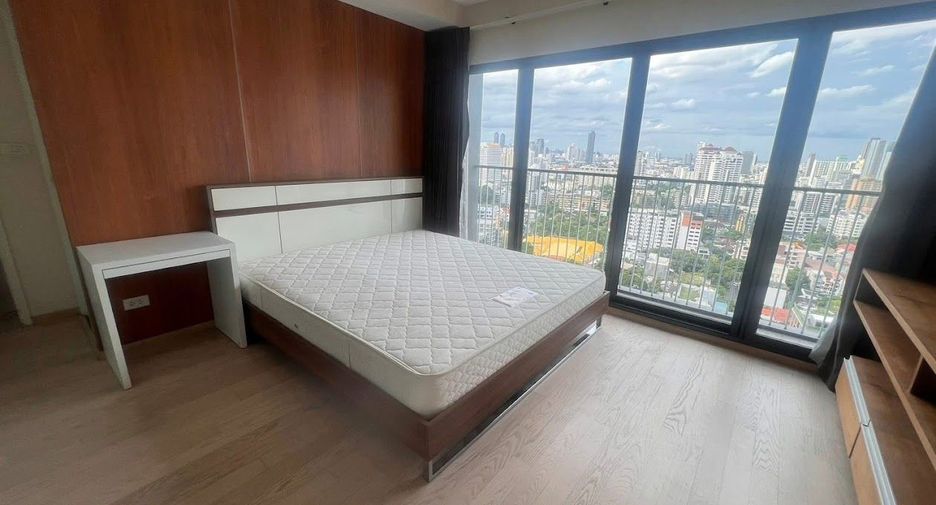 For rent そして for sale 2 ベッドルーム condo in Khlong Toei, Bangkok