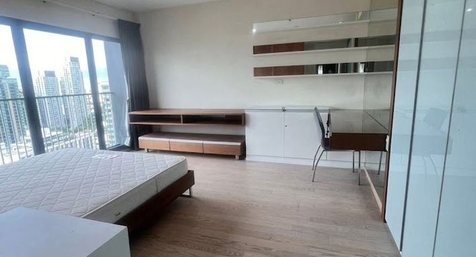 For rent そして for sale 2 ベッドルーム condo in Khlong Toei, Bangkok