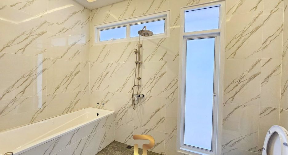 À vendre 3 chambres villa à Bang Lamung, Chonburi