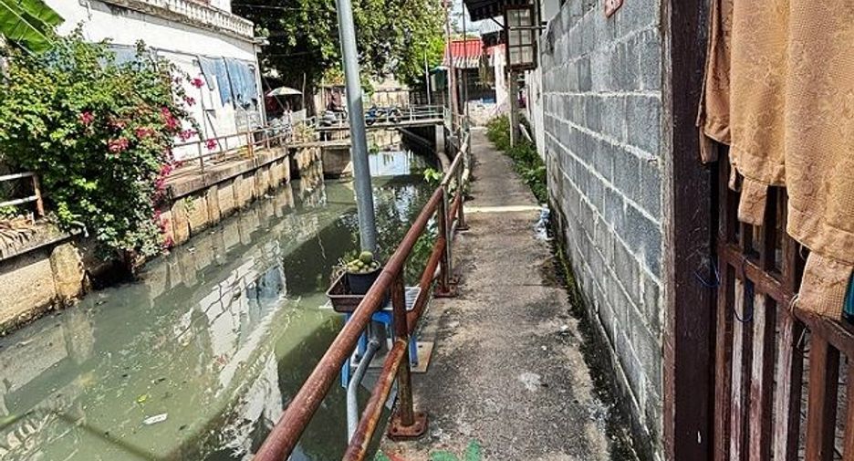 For sale 1 bed townhouse in Bang Sue, Bangkok