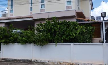 For sale 3 bedrooms house in Mueang Surat Thani, Surat Thani