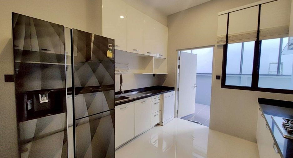 For sale 5 bedrooms condo in Saphan Sung, Bangkok