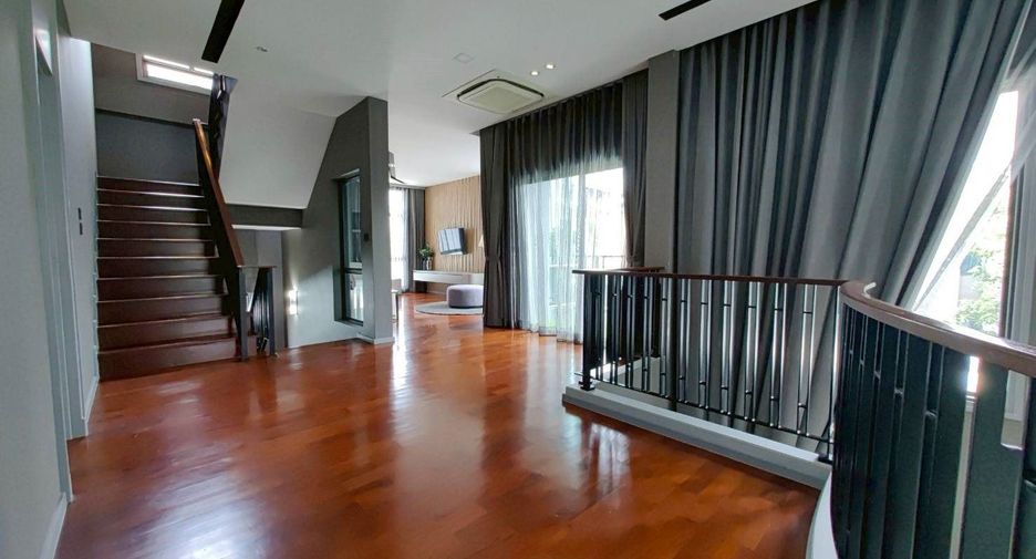 For sale 5 bedrooms condo in Saphan Sung, Bangkok