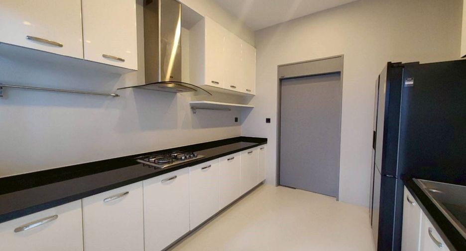 For sale 5 bedrooms condo in Saphan Sung, Bangkok