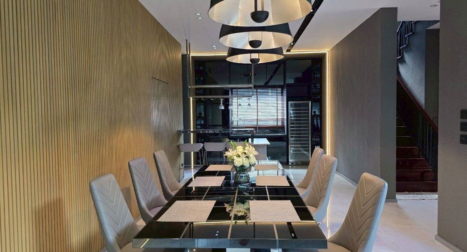 For sale 5 bedrooms condo in Saphan Sung, Bangkok