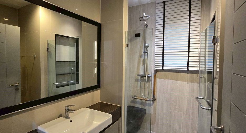 For sale 5 bedrooms condo in Saphan Sung, Bangkok
