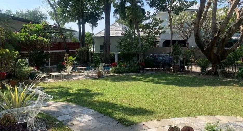 For sale 4 bedrooms condo in Mueang Samut Prakan, Samut Prakan