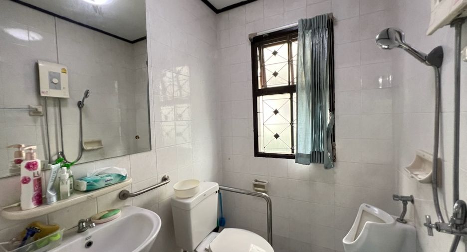 Haus zum Kauf mit 4 Zimmer in Thanyaburi, Pathum Thani