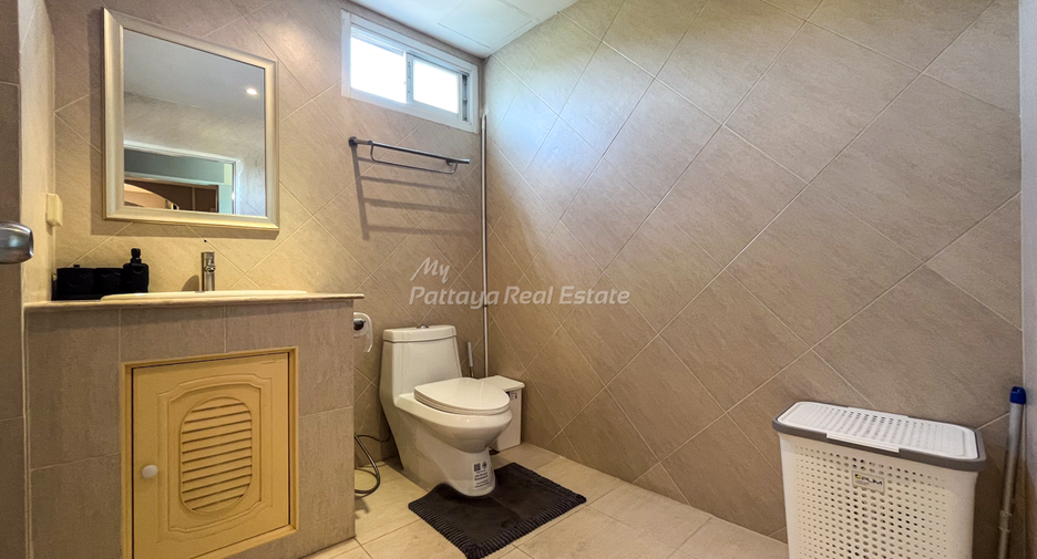 For sale 3 bedrooms condo in Bang Lamung, Chonburi
